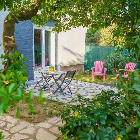 Studio Au Calme Tout Confort Proche Des Plages - Jardin Wifi Parking Фрежюс Экстерьер фото