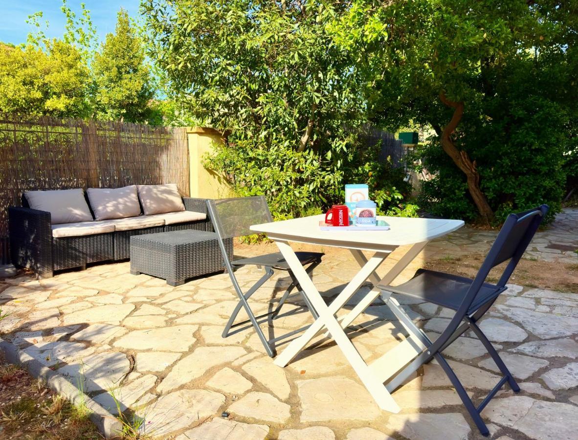 Studio Au Calme Tout Confort Proche Des Plages - Jardin Wifi Parking Фрежюс Экстерьер фото